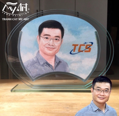 T/p: Tranh Cát Ông NGUYỄN THUẬN DIỄN - Phó Bí thư Đảng uỷ, Phụ trách Đảng bộ TCS và Quyền Tổng Giám đốc TCS